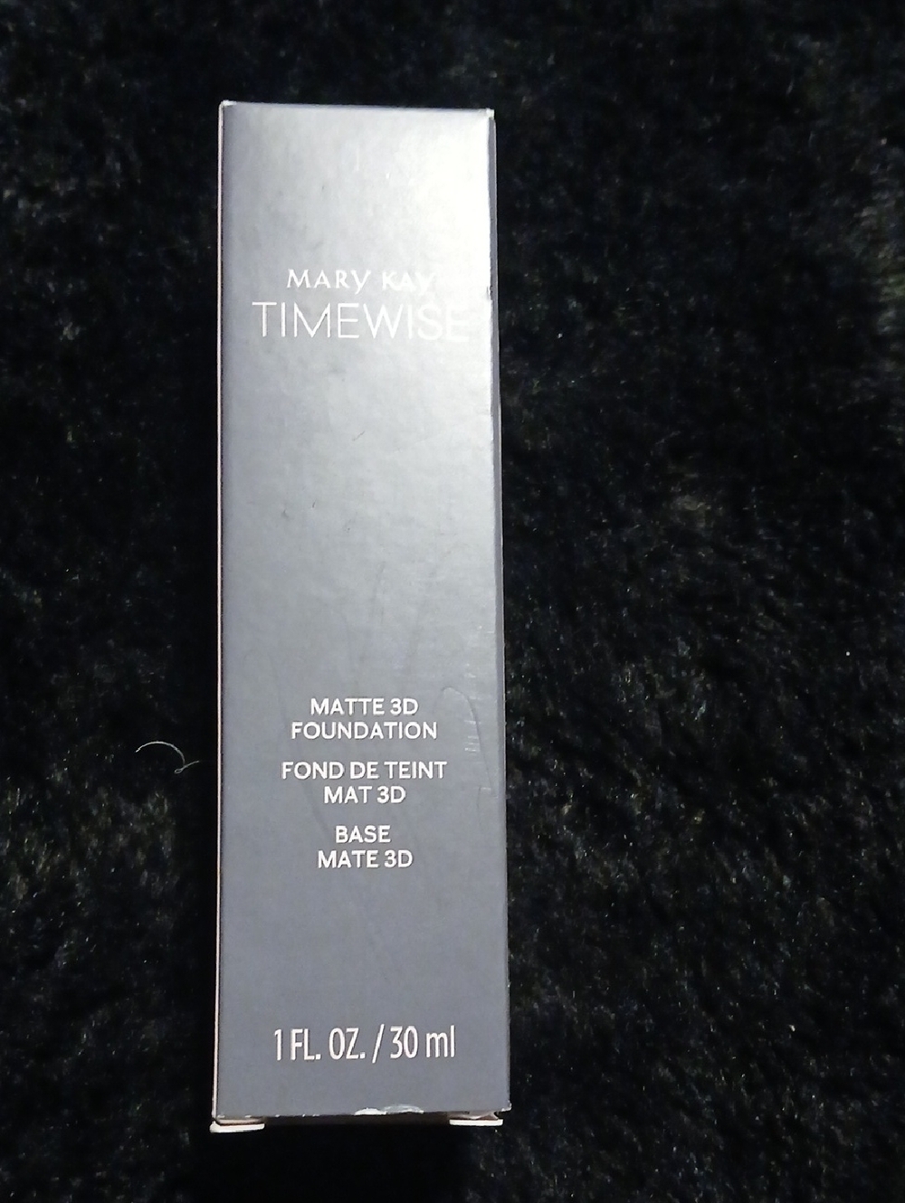 Mary Kay TimeWise Matte 3D Foundation - Silver Gray Packaging